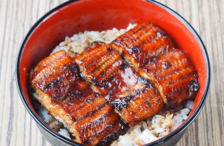 うな丼 <em>鰻3切れ</em>