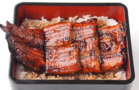 うな重 <br><em>鰻4切れ</em>